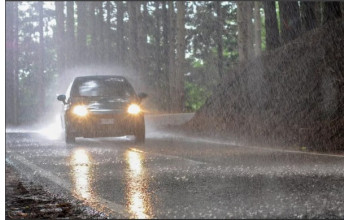 7 простых правил вождения в дождь