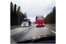 На вас летит автомобиль. Что вы будете делать?