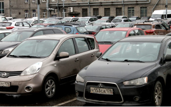 Автомобиль, простаивающий из-за коронавируса