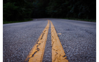 Почему ямы на дорогах появляются весной? 