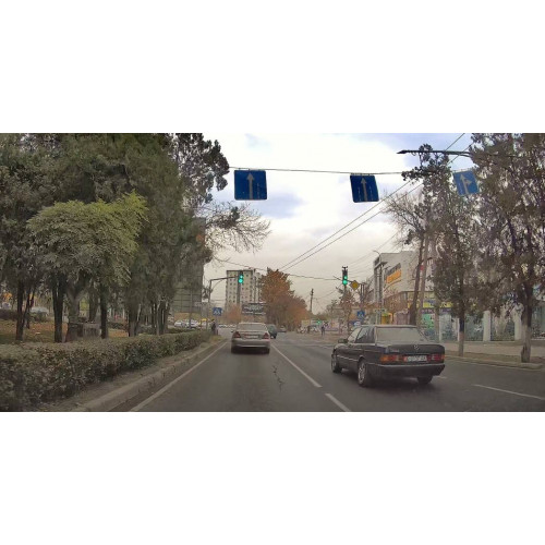 Разворот после знака "Движение только прямо"