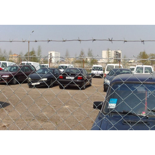 Авто на штрафстоянке. Нужно ли платить налог?