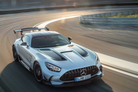 Mercedes-AMG представил свой самый мощный суперкар с V8