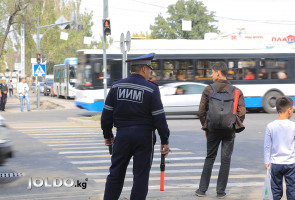 Как уступить дорогу пешеходам? 