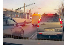 Можно ли пристроиться за скорой помощью?