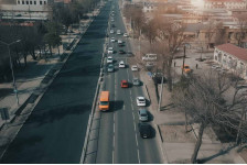 Трёхполосная дорога - кто едет по середине?