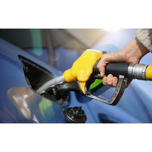 Полный бак заправлять нельзя — 4 мифических причины