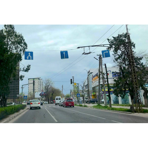 Новые знаки возле Церкви