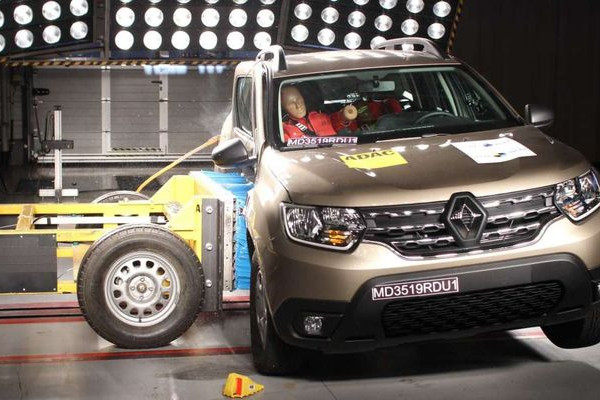 Новый Renault Duster оказался опасен для детей