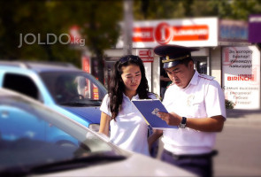 Инспектор протокол жаза баштады. Сүйлөшкөнгө кеч болдубу? 