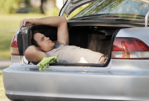  Багажнике жүргүнчүнү отургузуп ташыса болобу? 