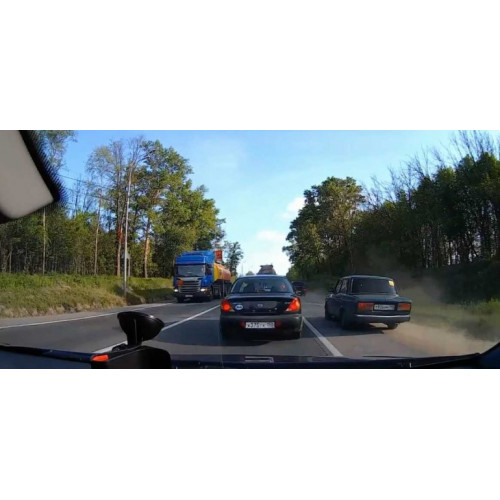 Обочечники: Уступать или наказать?