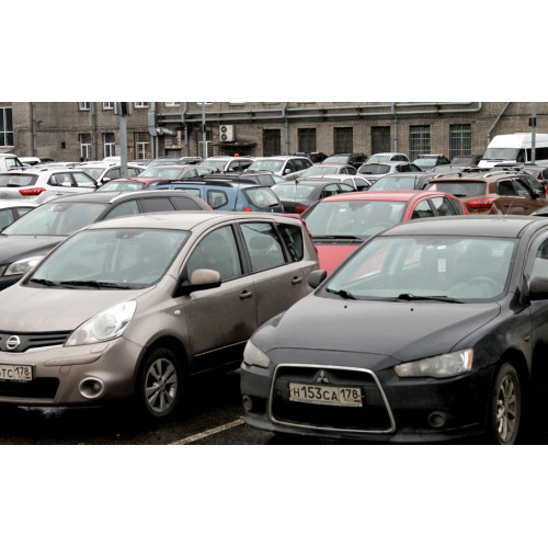 Автомобиль, простаивающий из-за коронавируса