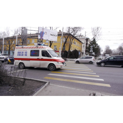 Аркада «тез жардам», алдыда «кызыл»