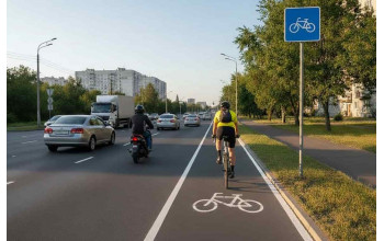 Полоса для велосипедистов и велодорожка: в чем разница?