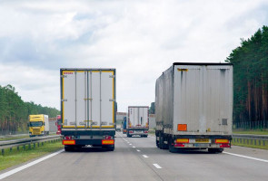 Жүк ташуучу унааларды жана фургондорду басып өтүүдө негизги каталар