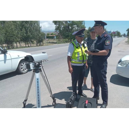 На въезде в город Чолпон-Ата, работает «Авто Ураган»