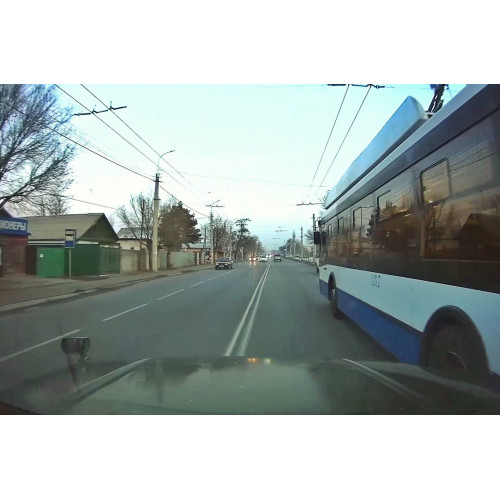 Можно ли объехать препятствие через "сплошную"