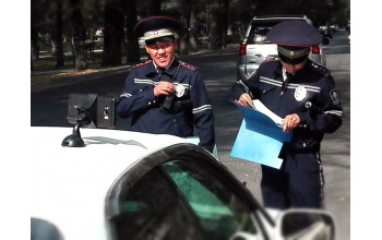 Могут ли сотрудники ОВД снимать нарушения ПДД на личную камеру?